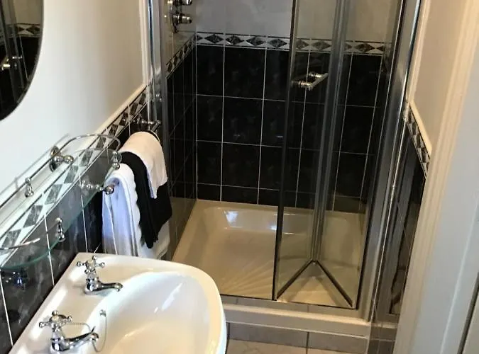 Venetia House - Small